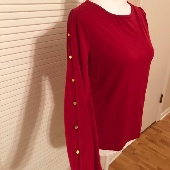 Roz & Ali Tops - Red top with slit sleeve detail